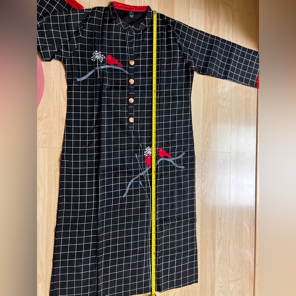 Indian kurti black checkered with embroidery size L - Picture 8 of 8